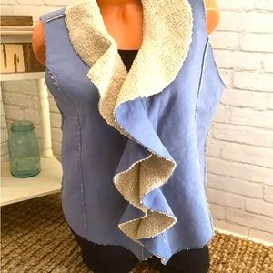 Keren hart ~Ruffle Faux Suede Sherpa Vest Womens M NEW!